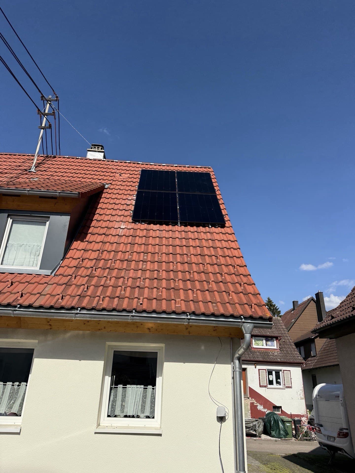 Fertige PV-Giebelanlage von SONNCO in Bad Dürrheim