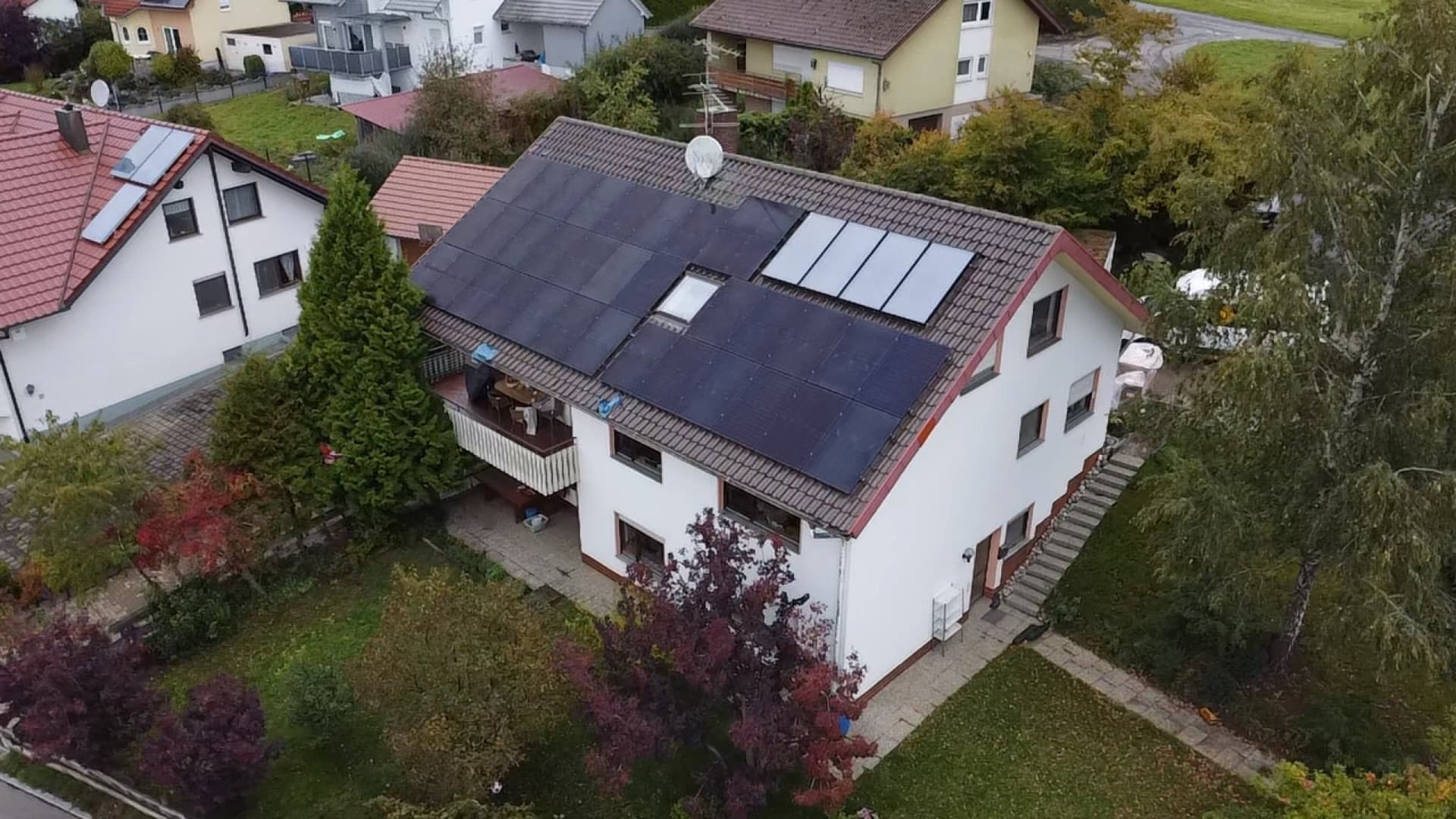 Vollbelegtes PV-Dach in Tuttlingen, installiert von SONNCO